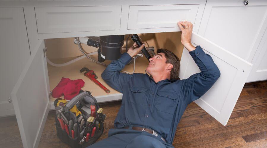 Expert burst pipe repair services in Findlay, IL